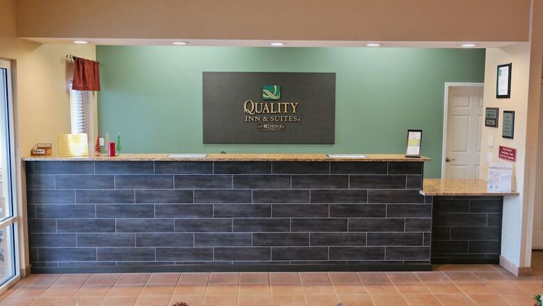 Hotel Quality Inn & Suites