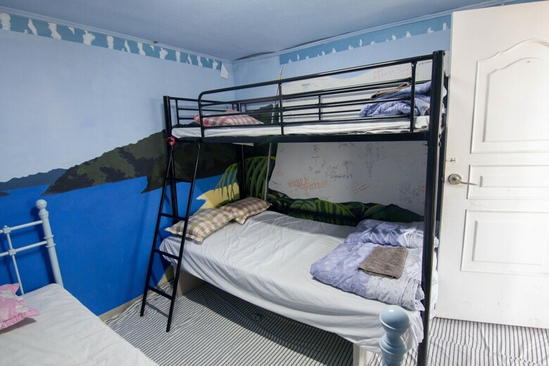 Hostal Yacht Guesthouse - Hostel