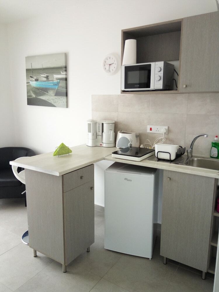 Elenapa Holiday Apartments