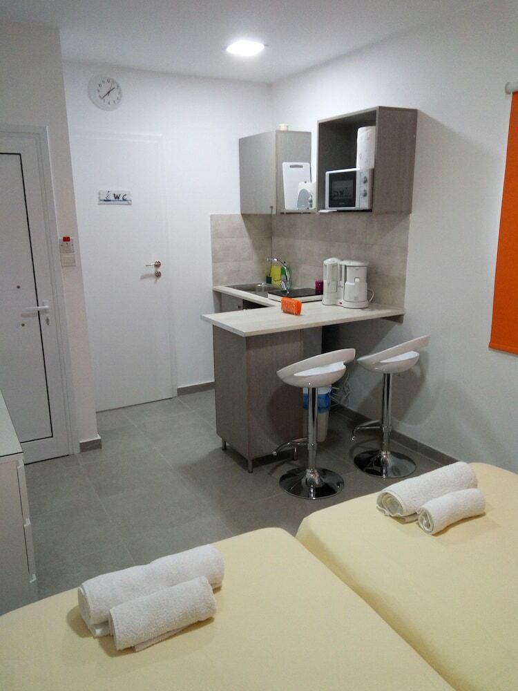 Elenapa Holiday Apartments
