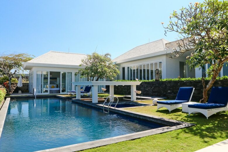 Villa Six Karang Kembar