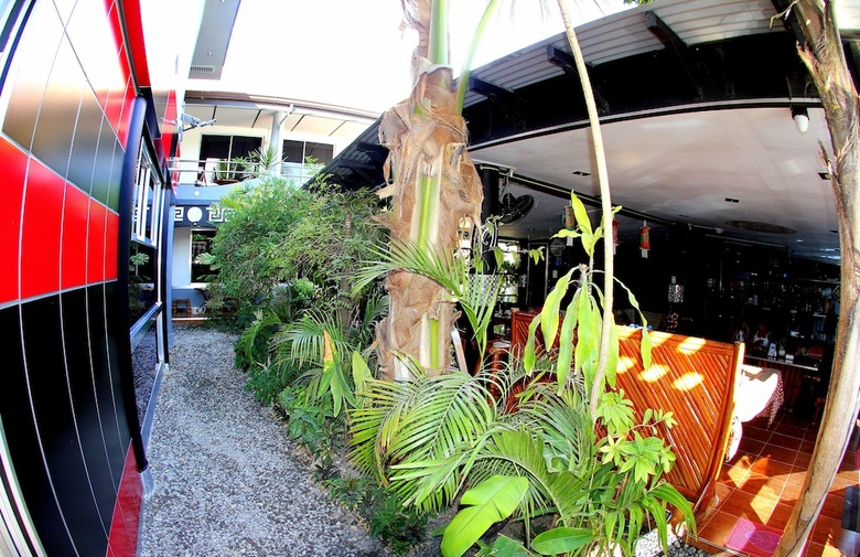 Micky Santoro Hotel & Restaurant