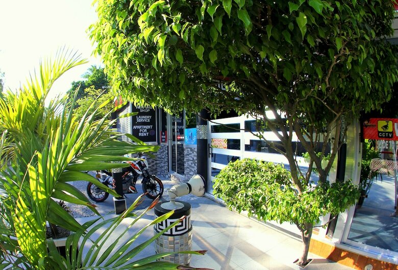 Micky Santoro Hotel & Restaurant