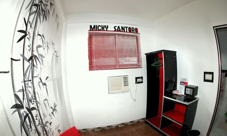 Micky Santoro Hotel & Restaurant