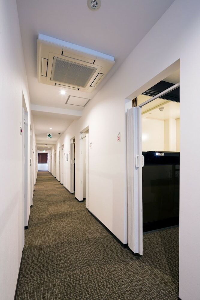 Capsule Hotel Cube