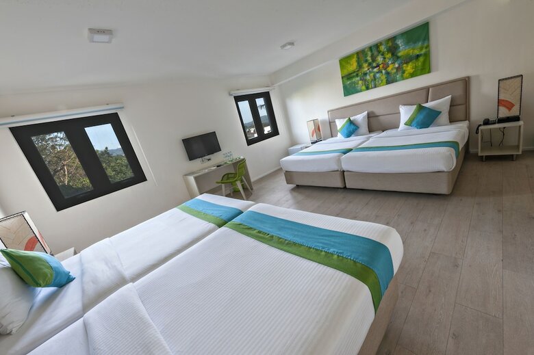 Lime Hotel Boracay