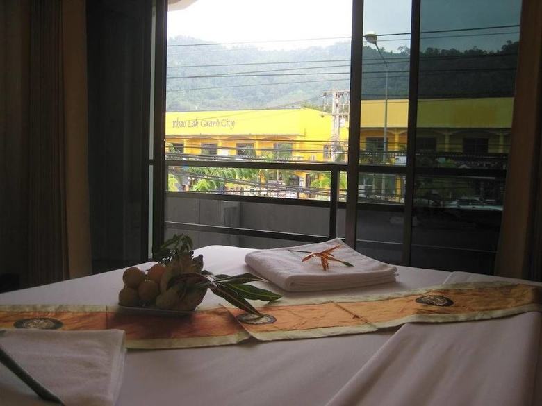 Hostal Wandee Bed And Breakfast