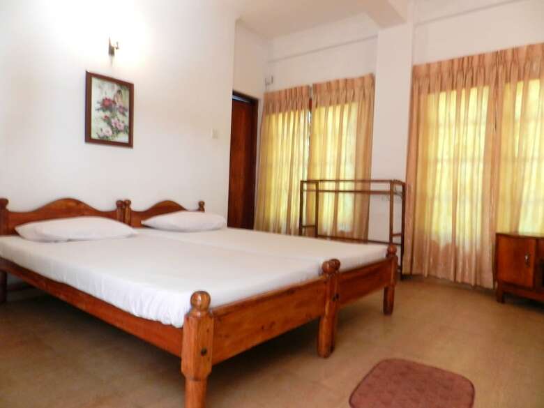 Hotel Paradise Inn