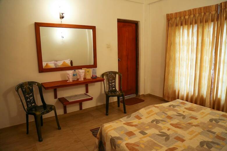 Hotel Paradise Inn