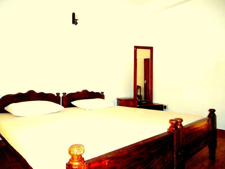 Hotel Paradise Inn
