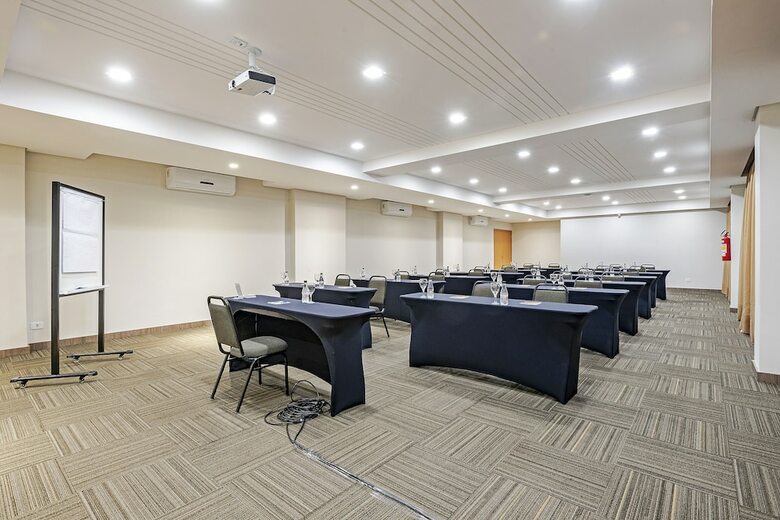 Hotel Slaviero Slim Curitiba Av. Das Torres