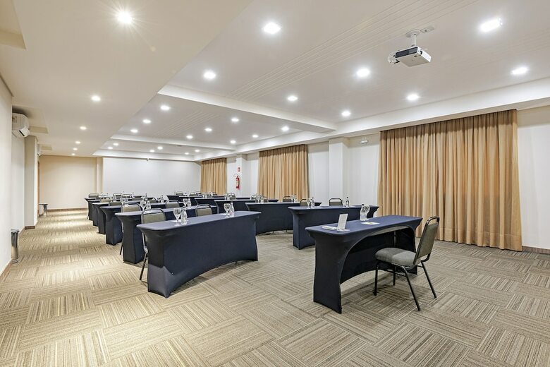 Hotel Slaviero Slim Curitiba Av. Das Torres