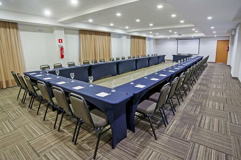 Hotel Slaviero Slim Curitiba Av. Das Torres
