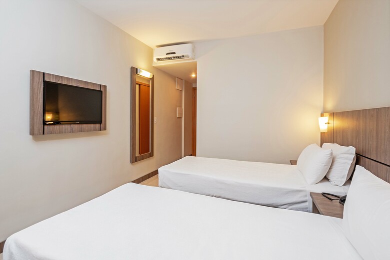Hotel Slaviero Slim Curitiba Av. Das Torres