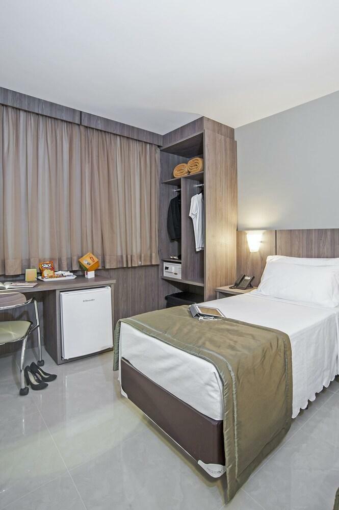 Hotel Slaviero Slim Curitiba Av. Das Torres