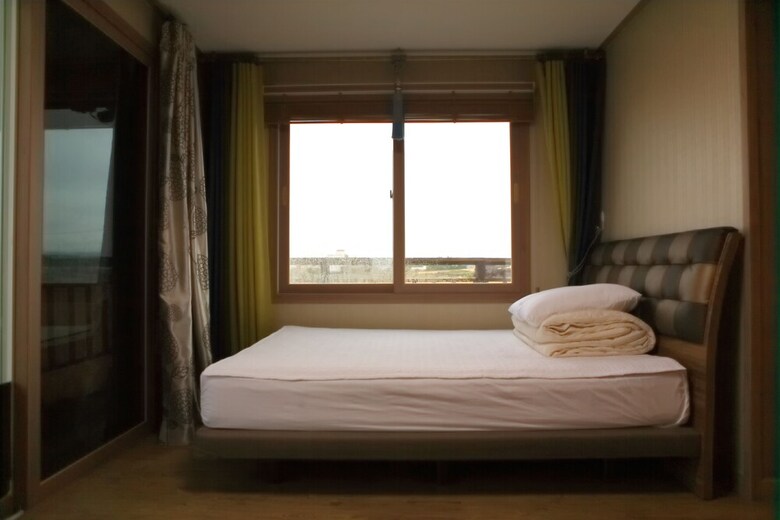 Hostal Gillime Pension Guesthouse - Hostel