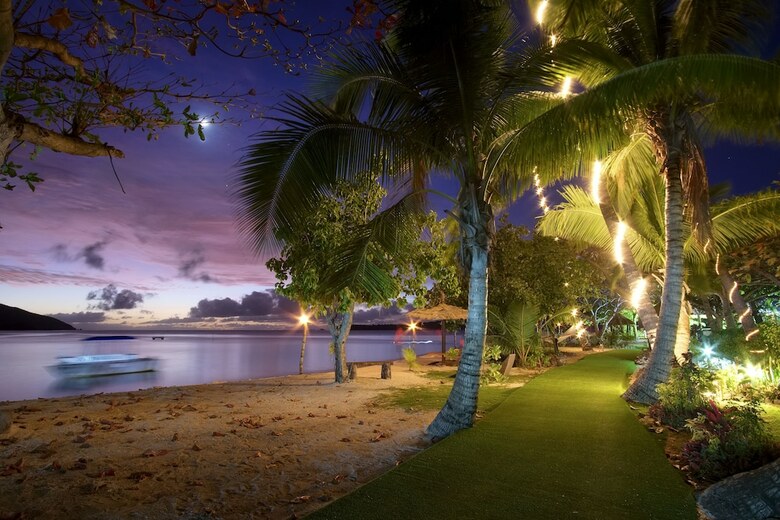 Hotel Nanuya Island Resort