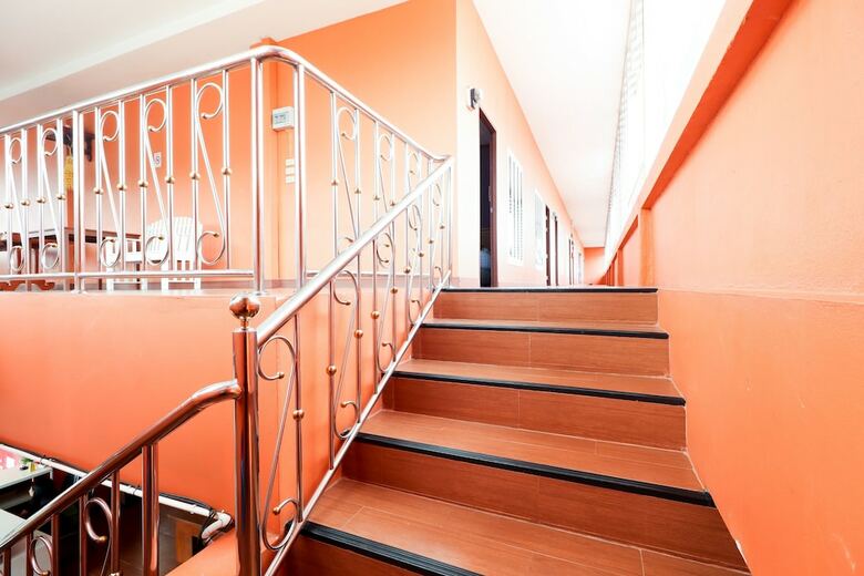 Hotel Oyo 359 Golden Nakara Place