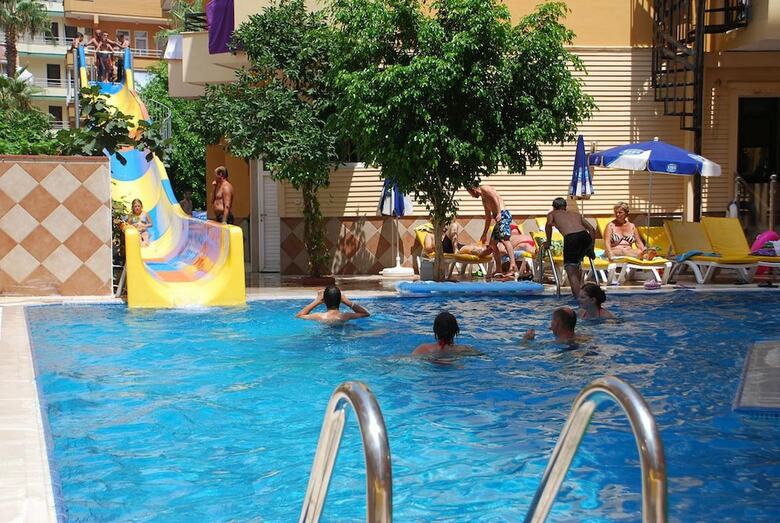 Hotel Kleopatra ?kiz Otel