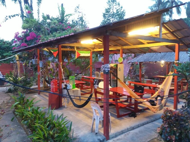 Posada Nazri Nipah Camp