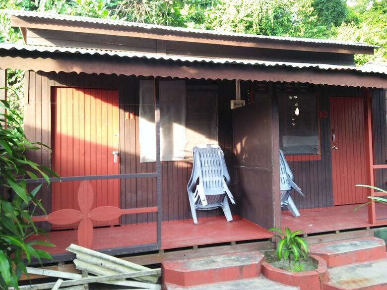 Posada Nazri Nipah Camp
