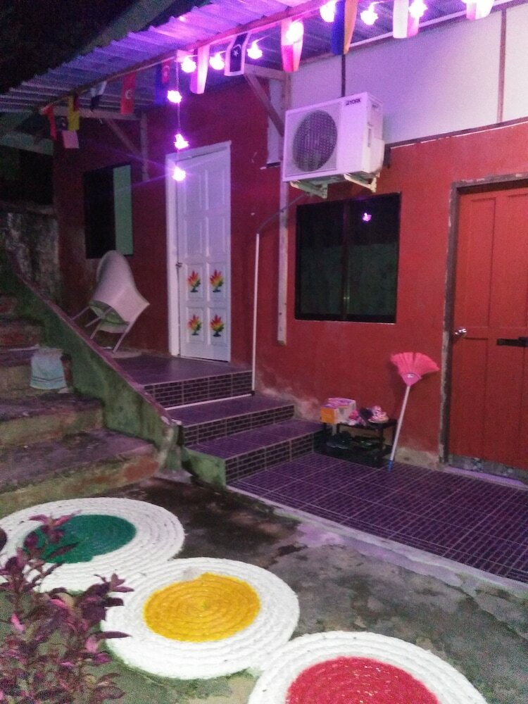 Posada Nazri Nipah Camp