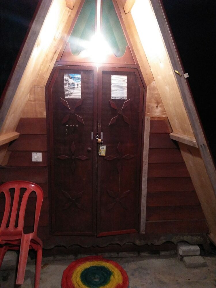 Posada Nazri Nipah Camp