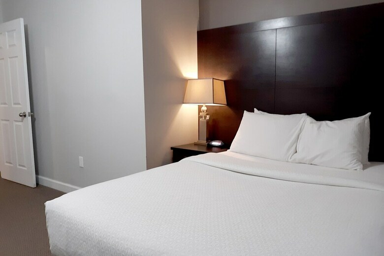Apartamentos Hotel Oshawa Downtown