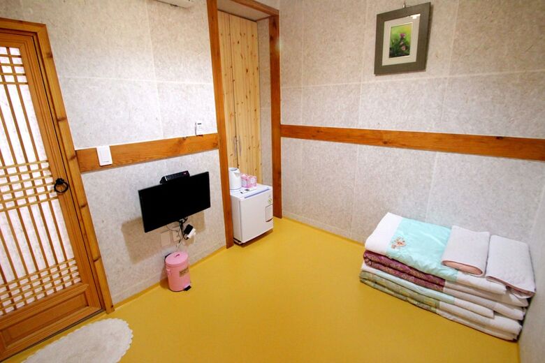 Hotel Happiness Full Guesthouse