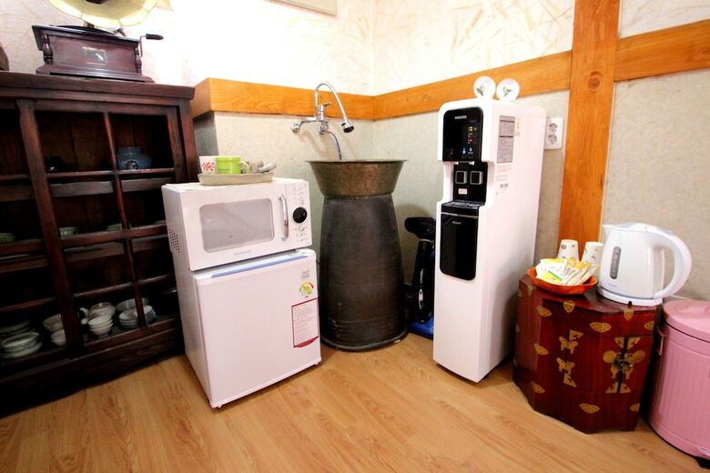 Hotel Happiness Full Guesthouse