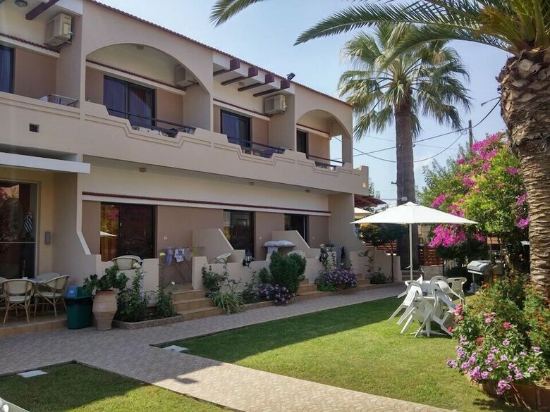 Aparthotel Nikolas Suites