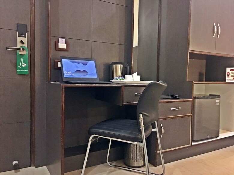 Hotel Genx Plaza Mughalsarai