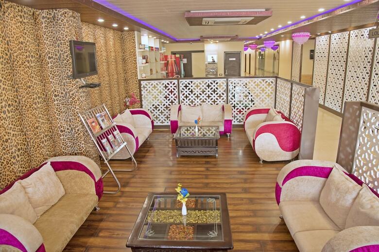 Hotel Genx Plaza Mughalsarai