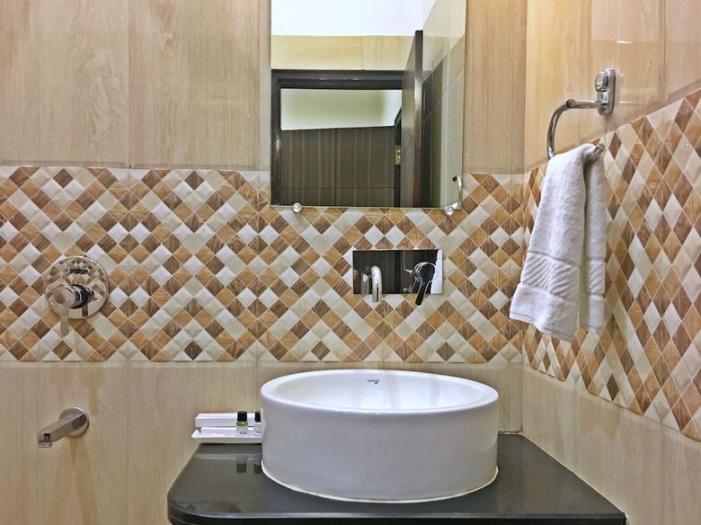 Hotel Genx Plaza Mughalsarai