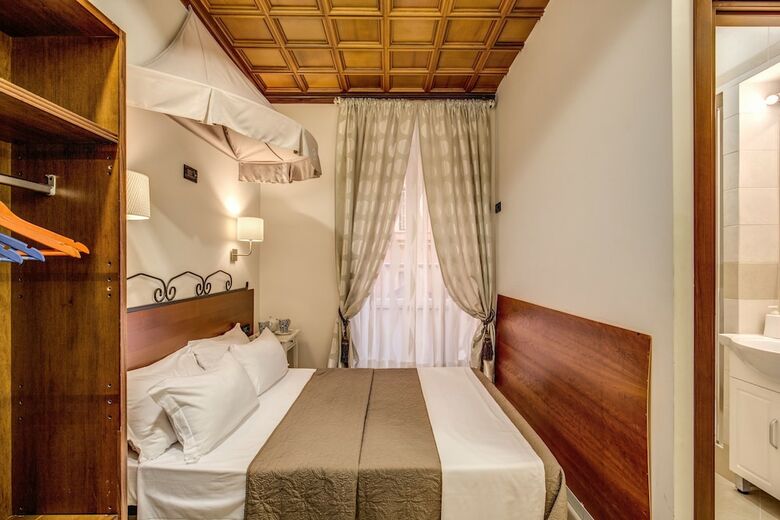 Hotel Artemis Guest House