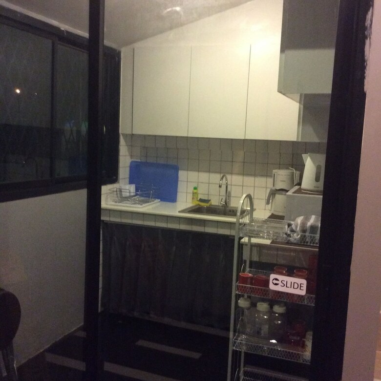 Hostal Hubb Hostel Phuket Airport