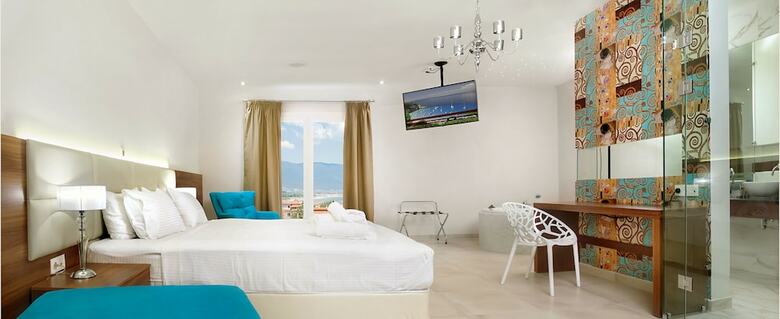 Electra Hotel