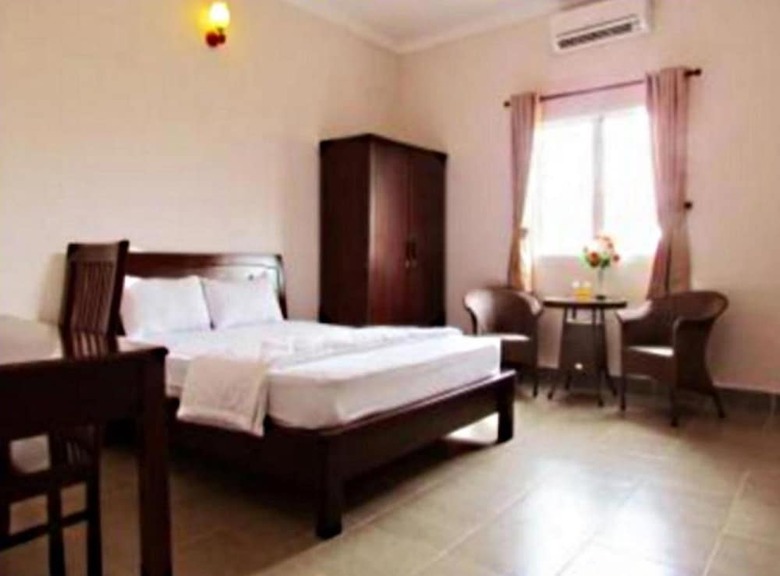 Nha Viet Hotel