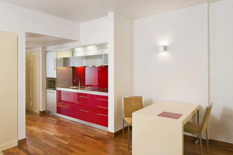 Mamaison Residence Diana