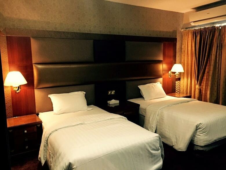 Dubai Palm Hotel