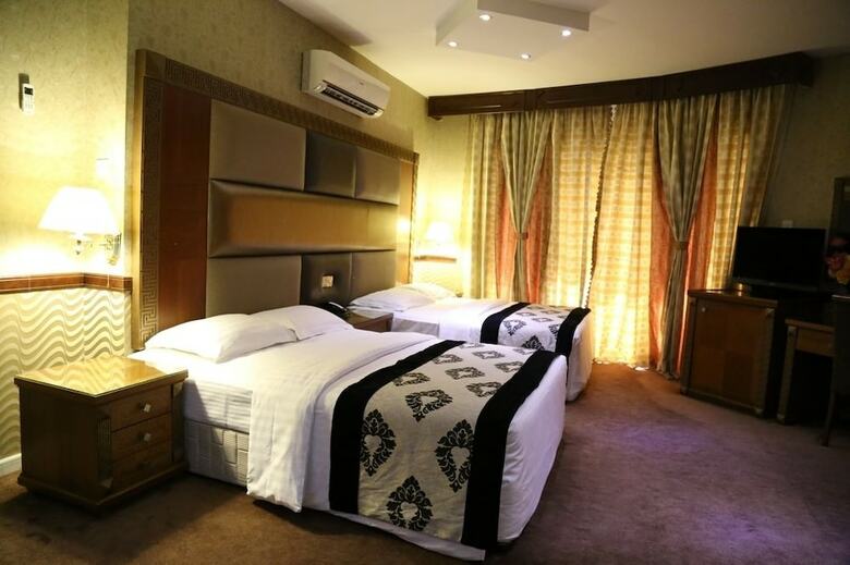 Dubai Palm Hotel