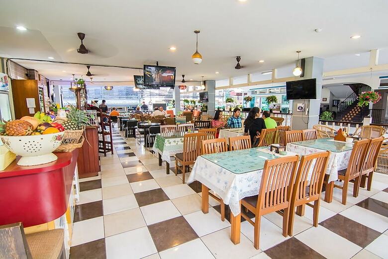 Hotel Sutus Court 4