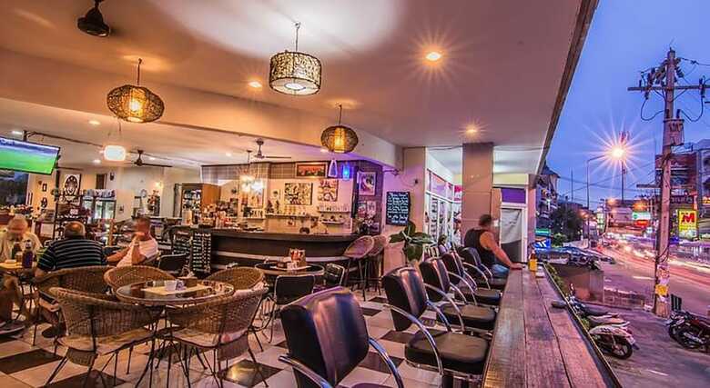 Hotel Sutus Court 4