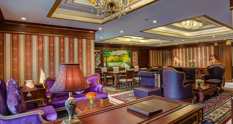Army Hotel