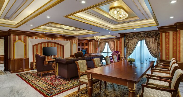 Army Hotel