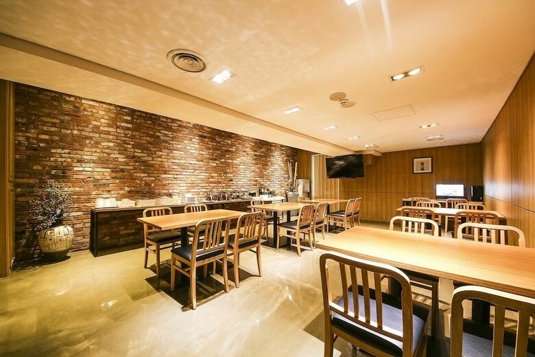 Hotel M Place