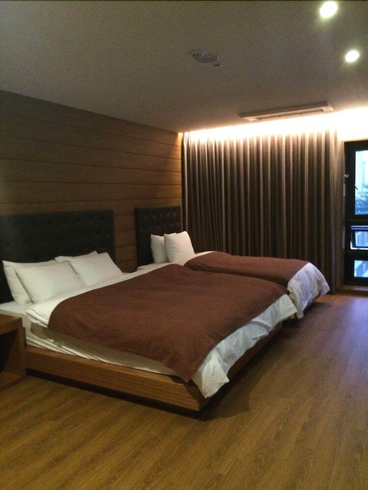 Hotel M Place