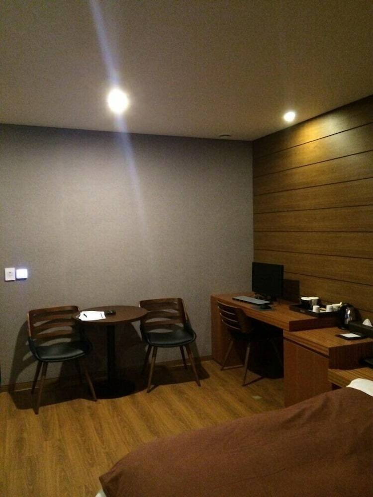 Hotel M Place