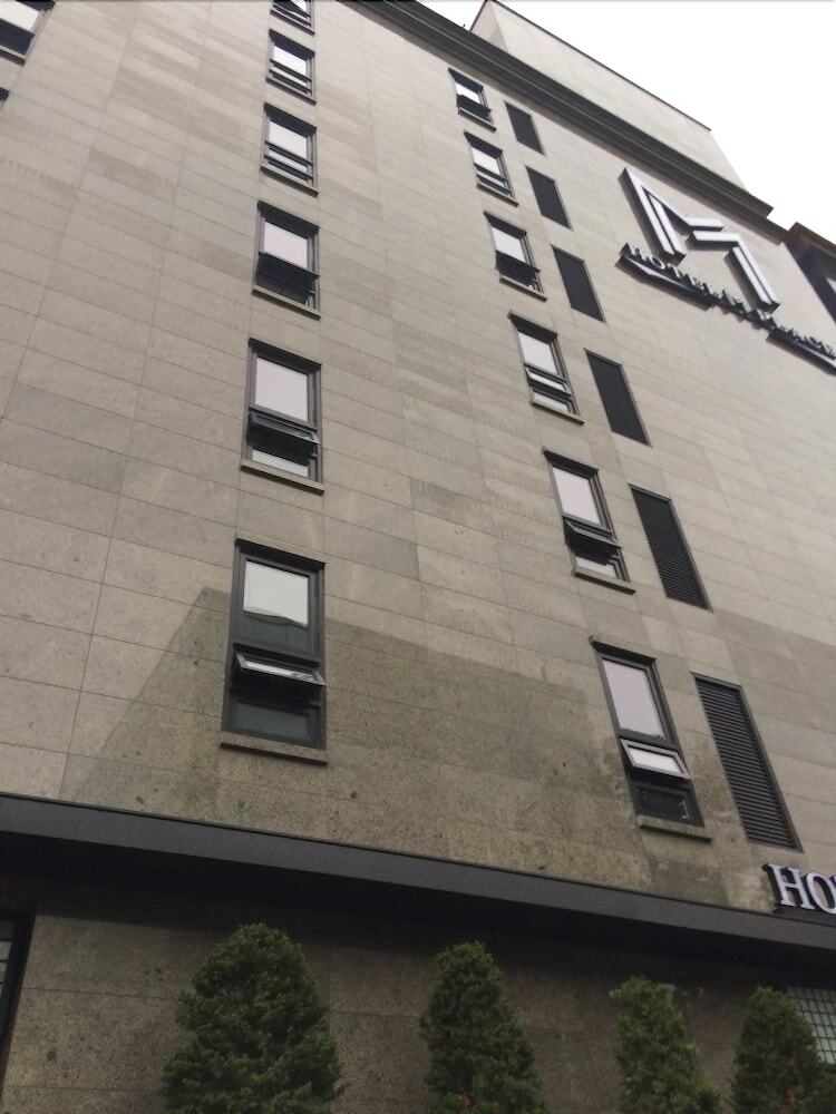 Hotel M Place