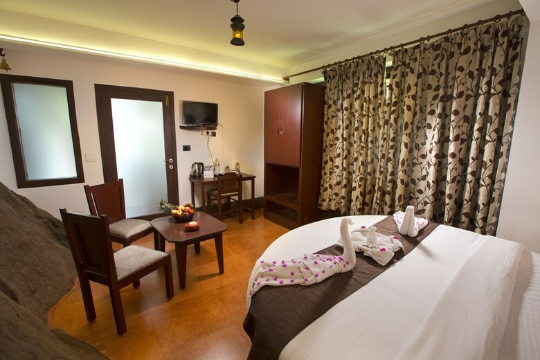 Hotel Madhumanthra Resort